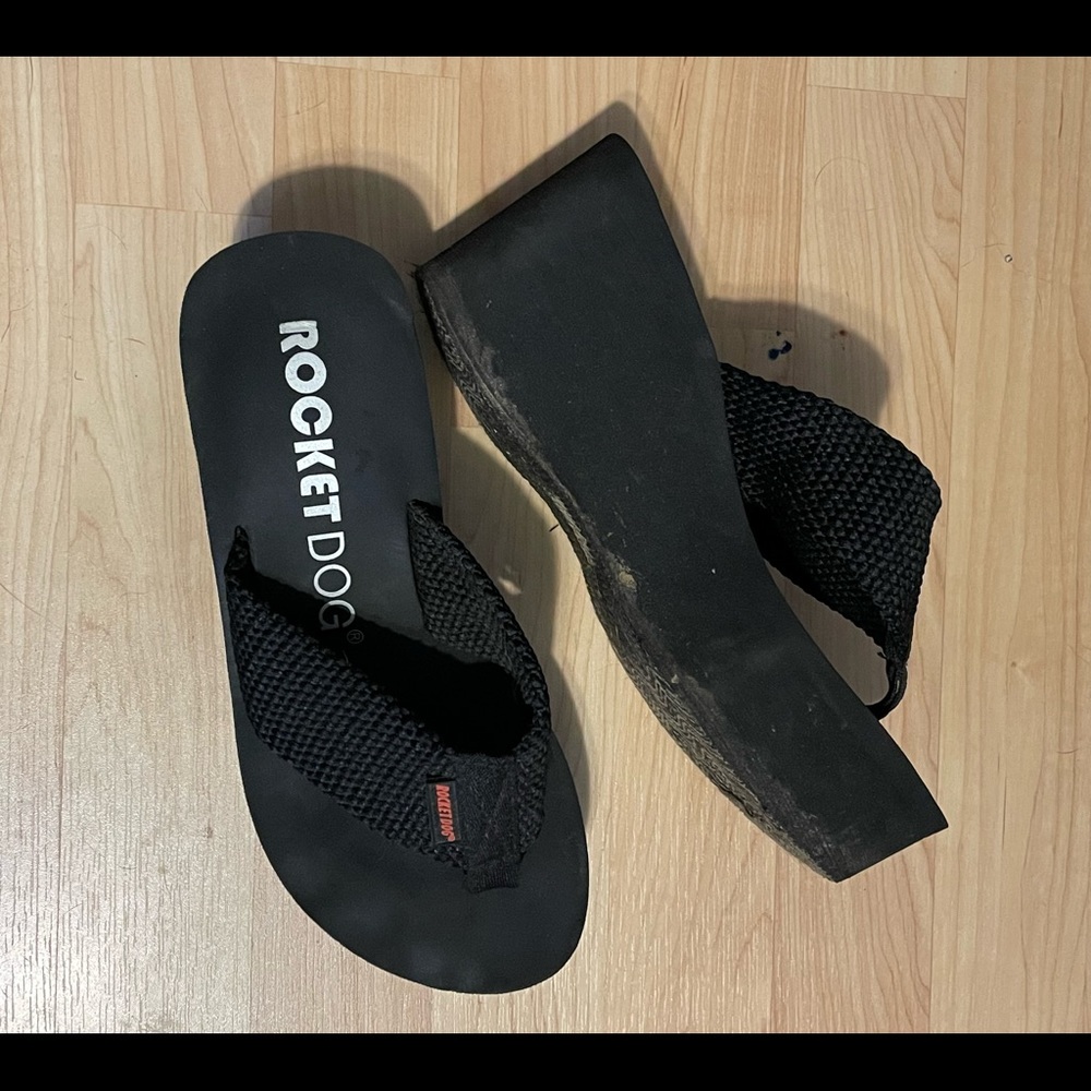 ROCKETDOG Platform Flip Flops